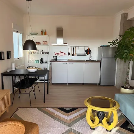 Apartment Arriba Stijlvol Met Zwembad En Tuin
